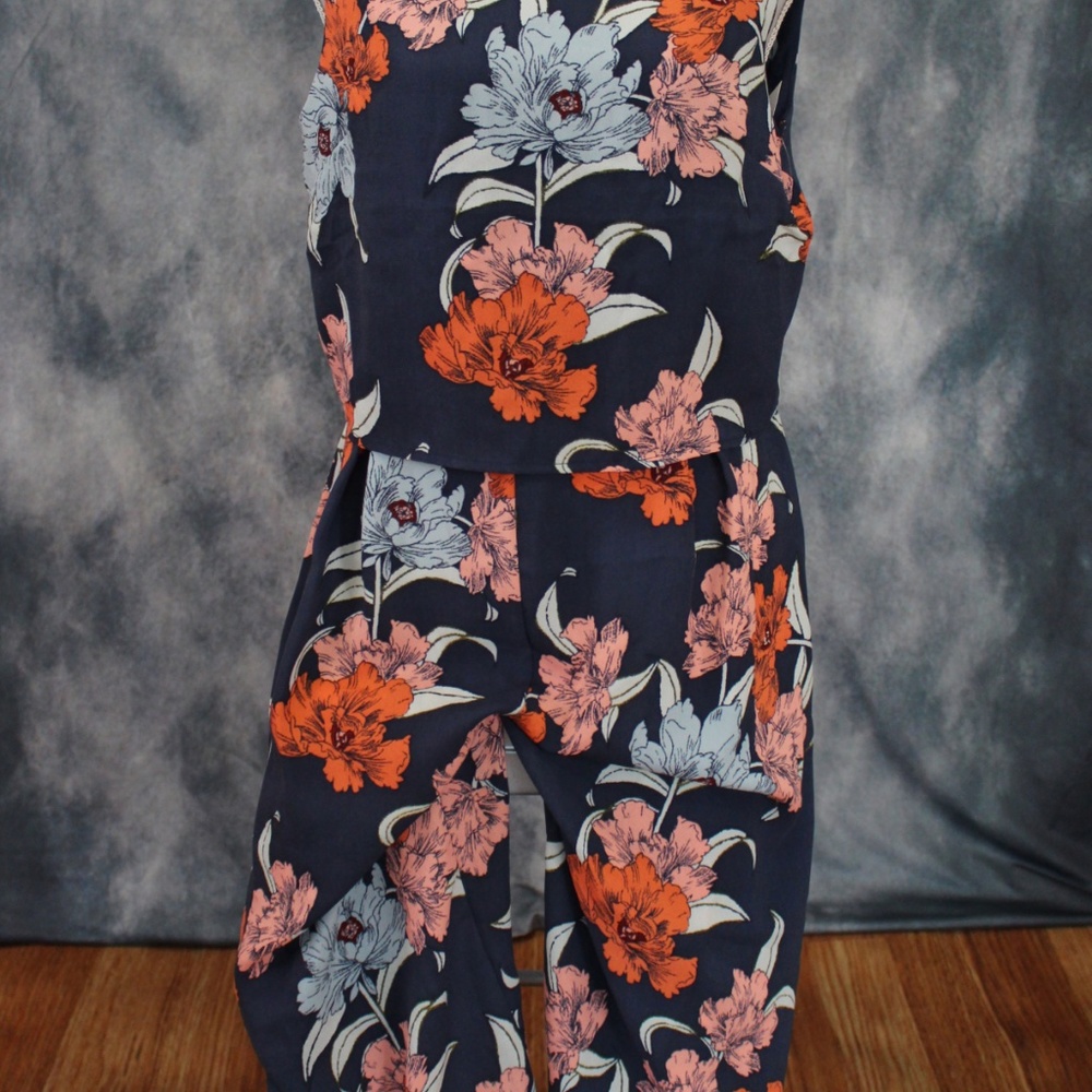 Romper - Picture 2 of 4